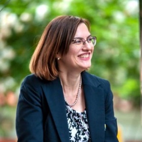 maq-caneva-alumni-worktalent-com_280x280_crop_478b24840a