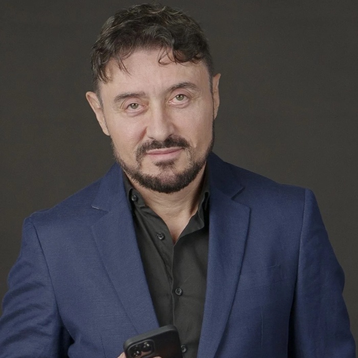 vladimir-vladimirov-banker-bg_700x700_crop_478b24840a