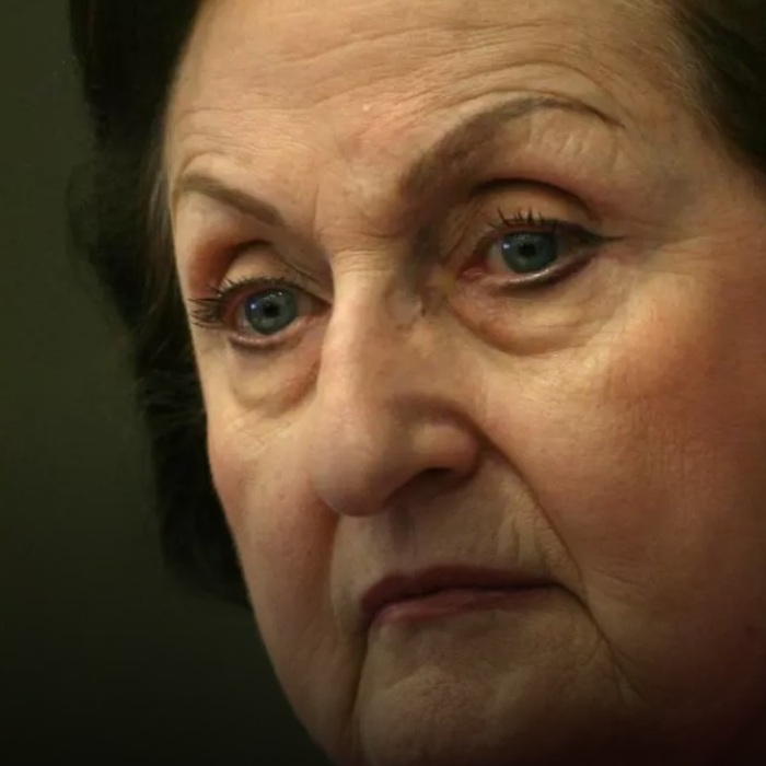 anastasia-mozer-bgnes_700x700_crop_478b24840a