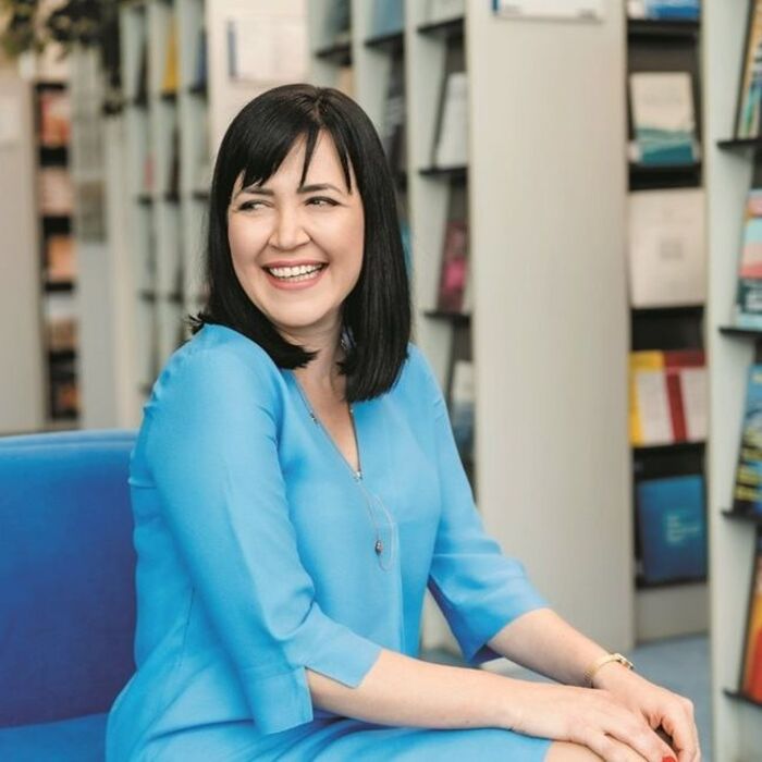 irena-todorova-v-24-chasa_700x700_crop_478b24840a