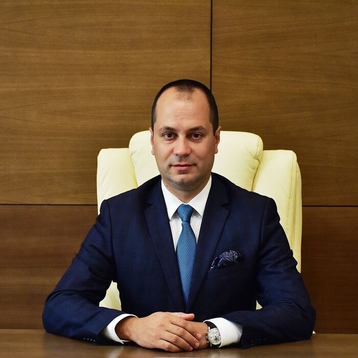 kalin-kamenov-wikipedia_700x700_crop_478b24840a