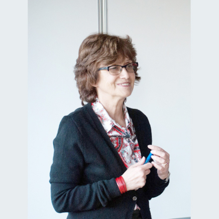 017-mira-mayer-nbu-678x410-crop-478b24840a_700x700_crop_478b24840a