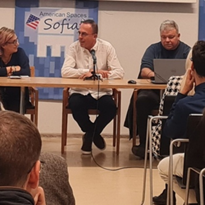 kontrapropagandata-schoolofpolitics-org_700x700_crop_478b24840a