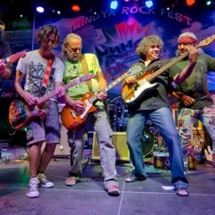 002-lupa-bg_700x700_crop_478b24840a