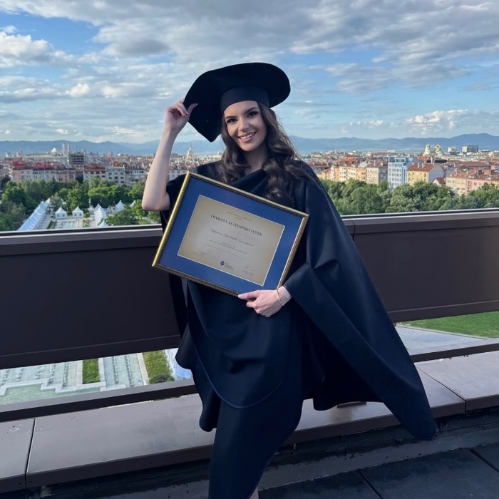 gabriela-ereliiska-lichen-arhiv_700x700_crop_478b24840a