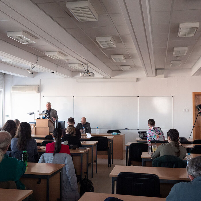 lekcia-for-ukraine_700x700_crop_478b24840a