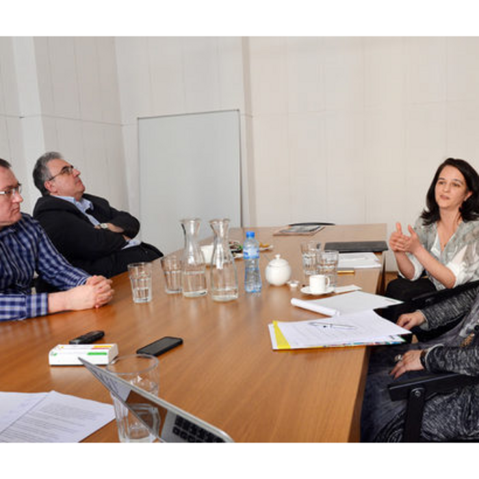 krai_700x700_crop_478b24840a