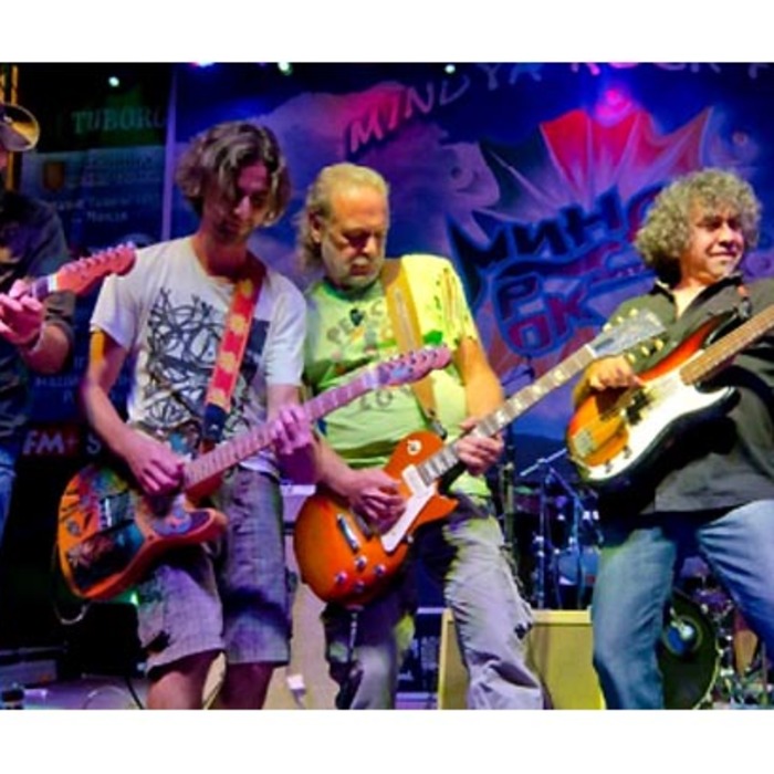 rock_700x700_crop_478b24840a