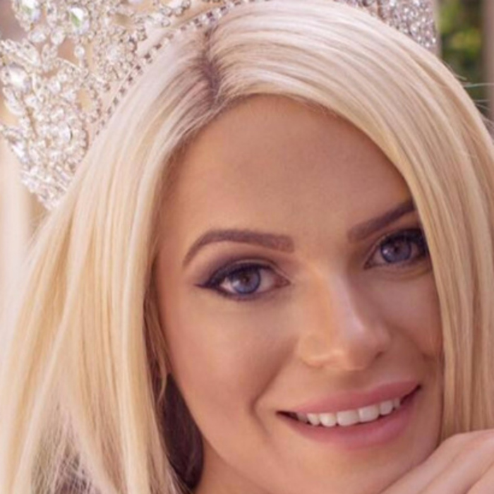 veronika_700x700_crop_478b24840a