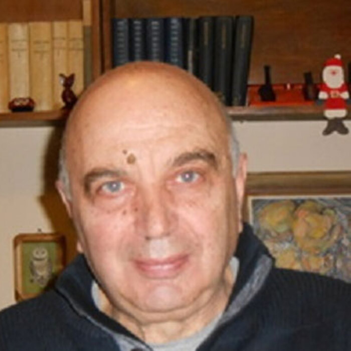 dobrin-kanev-iztok-zapad_700x700_crop_478b24840a