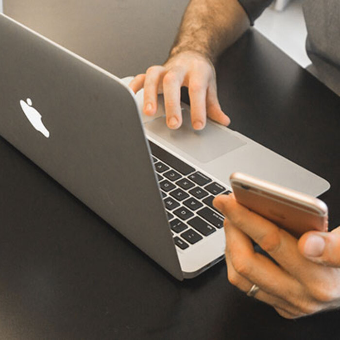 computer-3-unsplash_700x700_crop_478b24840a