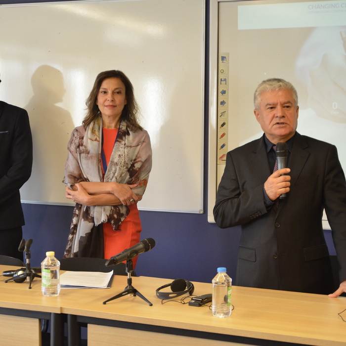 fr01_700x700_crop_478b24840a