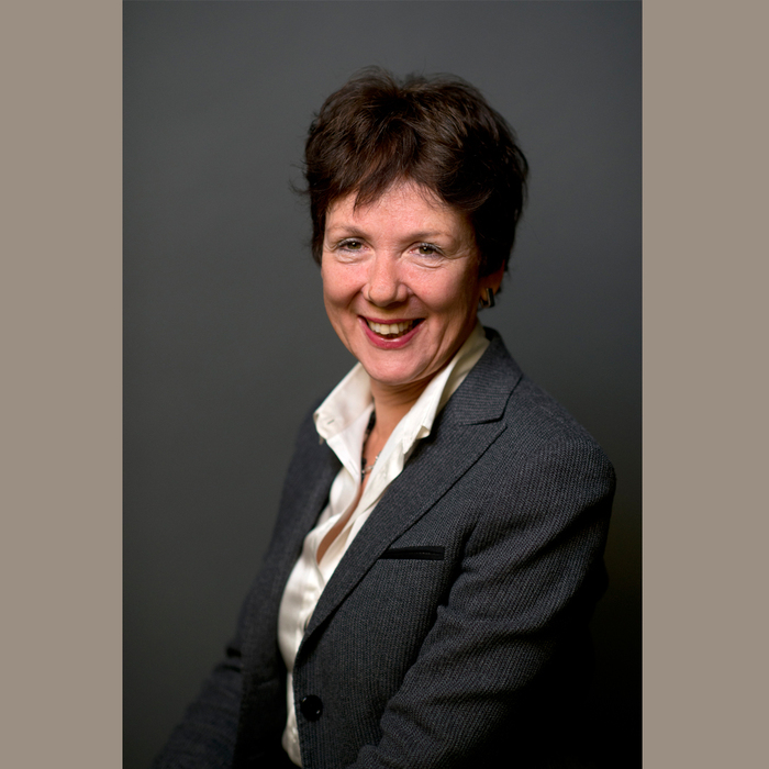 diplomatut-bea_700x700_crop_478b24840a