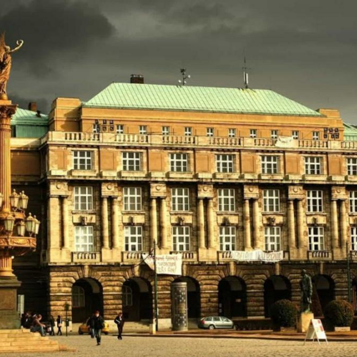 karlov_700x700_crop_478b24840a