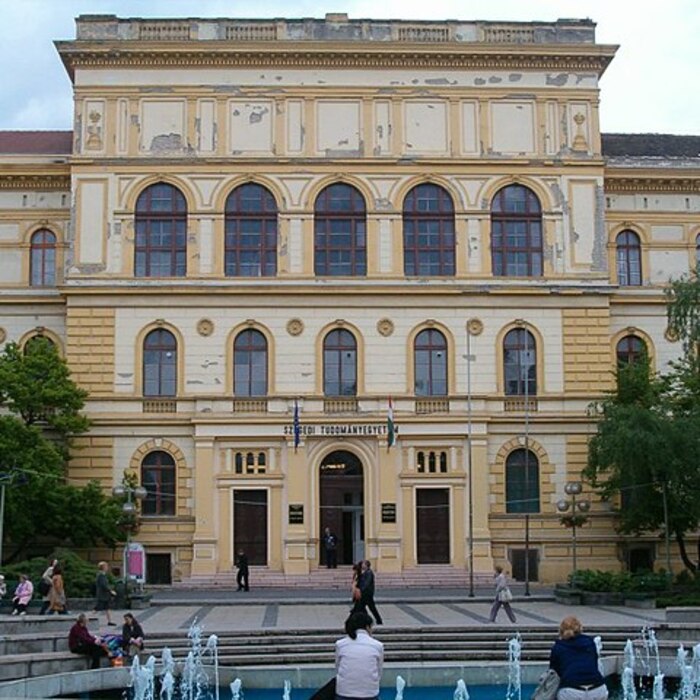szegedi-egyetem-1_700x700_crop_478b24840a