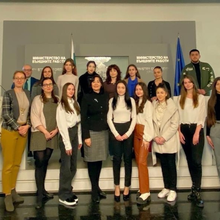 image0_700x700_crop_478b24840a