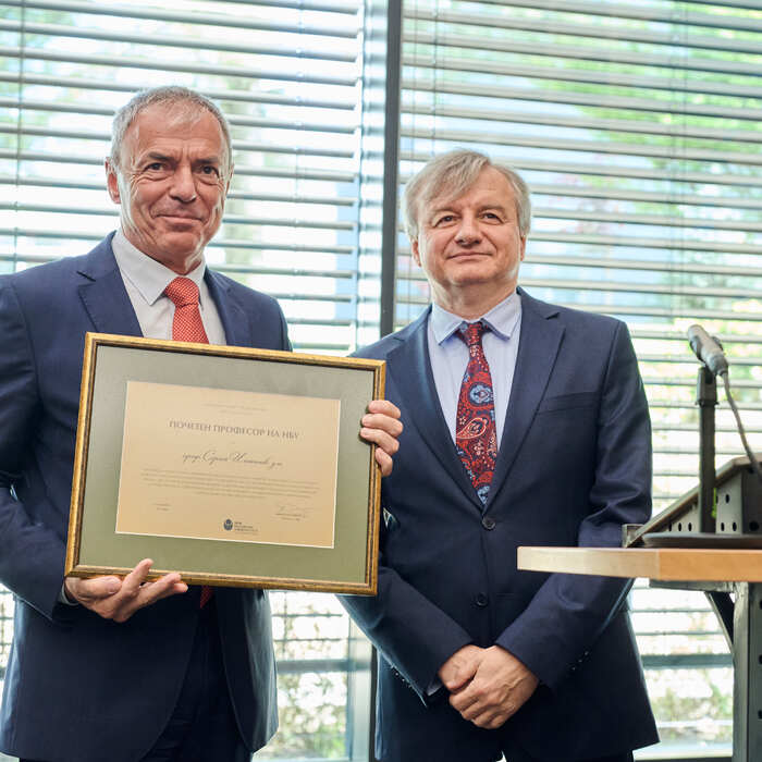 pochiten-prof-ignatov-2025-0372_700x700_crop_478b24840a