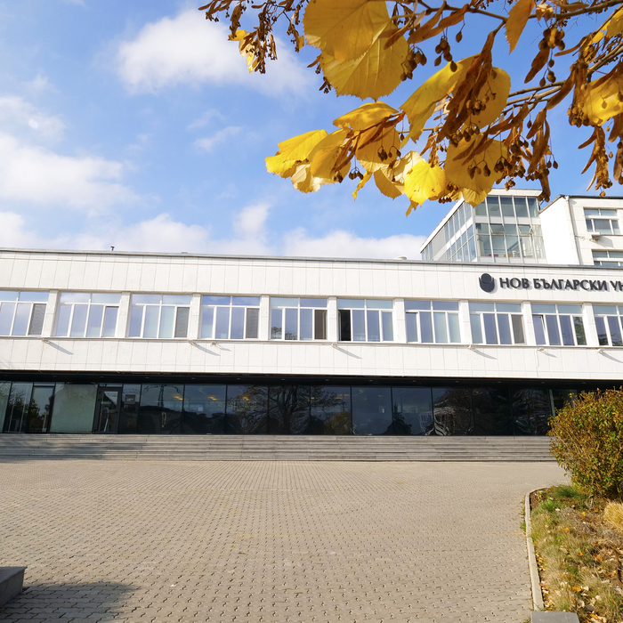 2022279-copy_700x700_crop_478b24840a